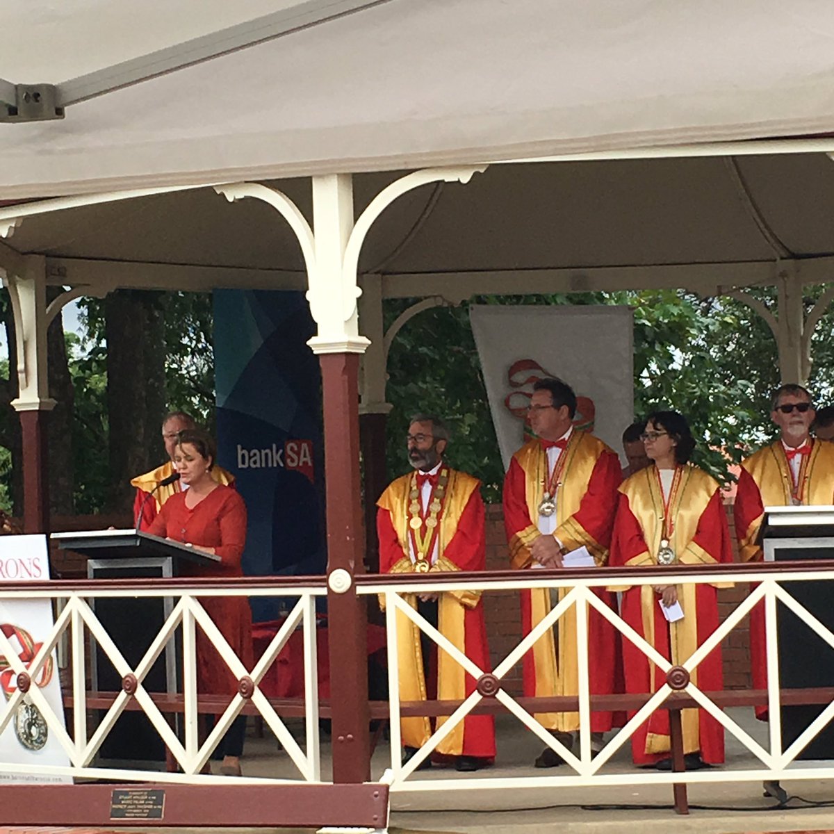 BaronsofBarossa's tweet image. BGWA (Barossa Grape &amp;amp; Wine Authority) Services to the Industry award goes to Bob Taplin #declarationofvintage #v17 @MyBarossa @BarossaDirt