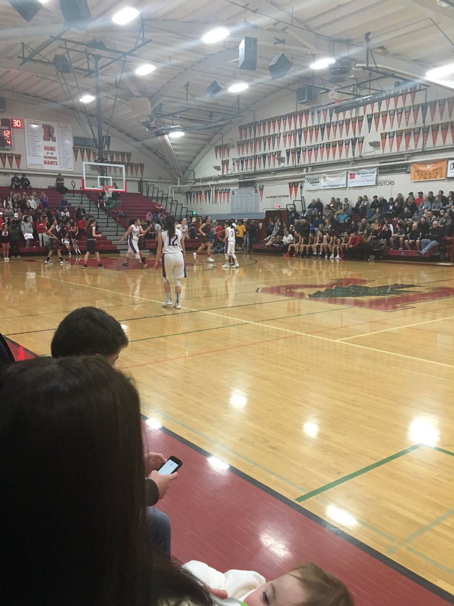 SportsVideoNet1's tweet image. At the end of the 1st it's all tied up 10-10 in the #mcal championship game. @TAMboosters @RedwoodSports