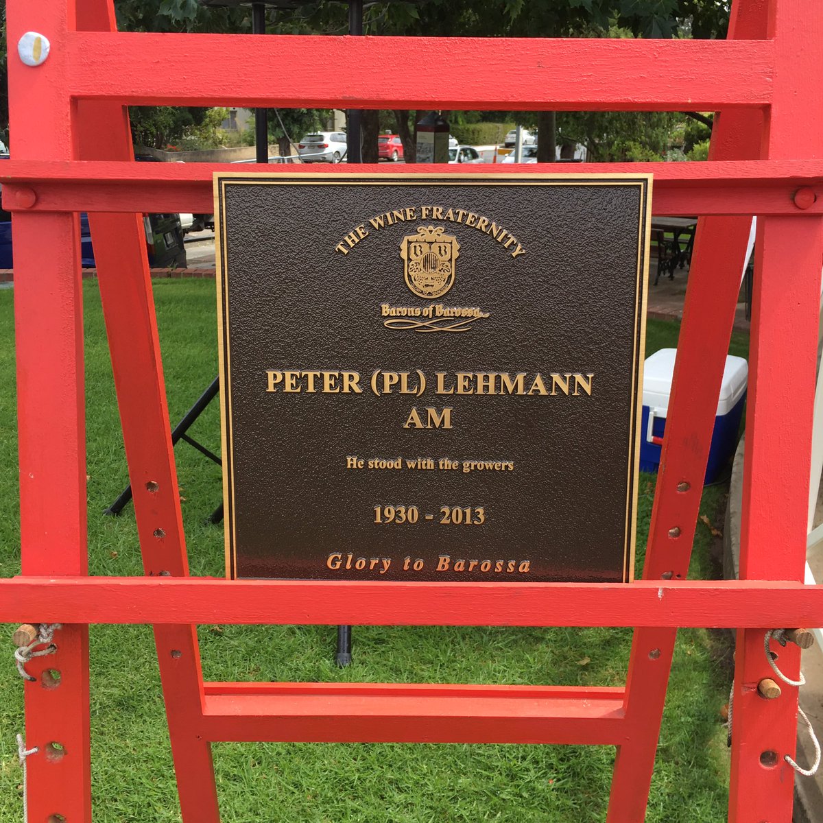 BaronsofBarossa's tweet image. The plaque presented to Margaret in memory of the late Peter Lehmann "All I can say is, when the old boy is on the footpath, tread softly!"