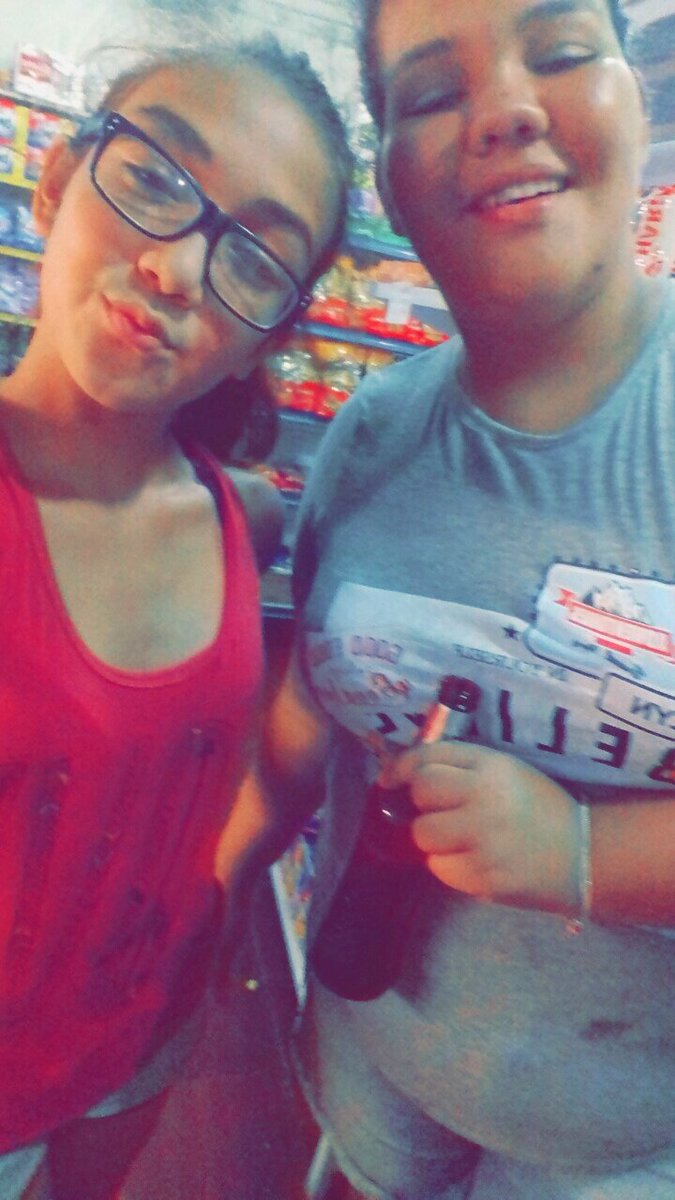 carolnu123's tweet photo. Nois e FODA o resto é moda😂😍😒 https://t.co/3njaVjyYiR