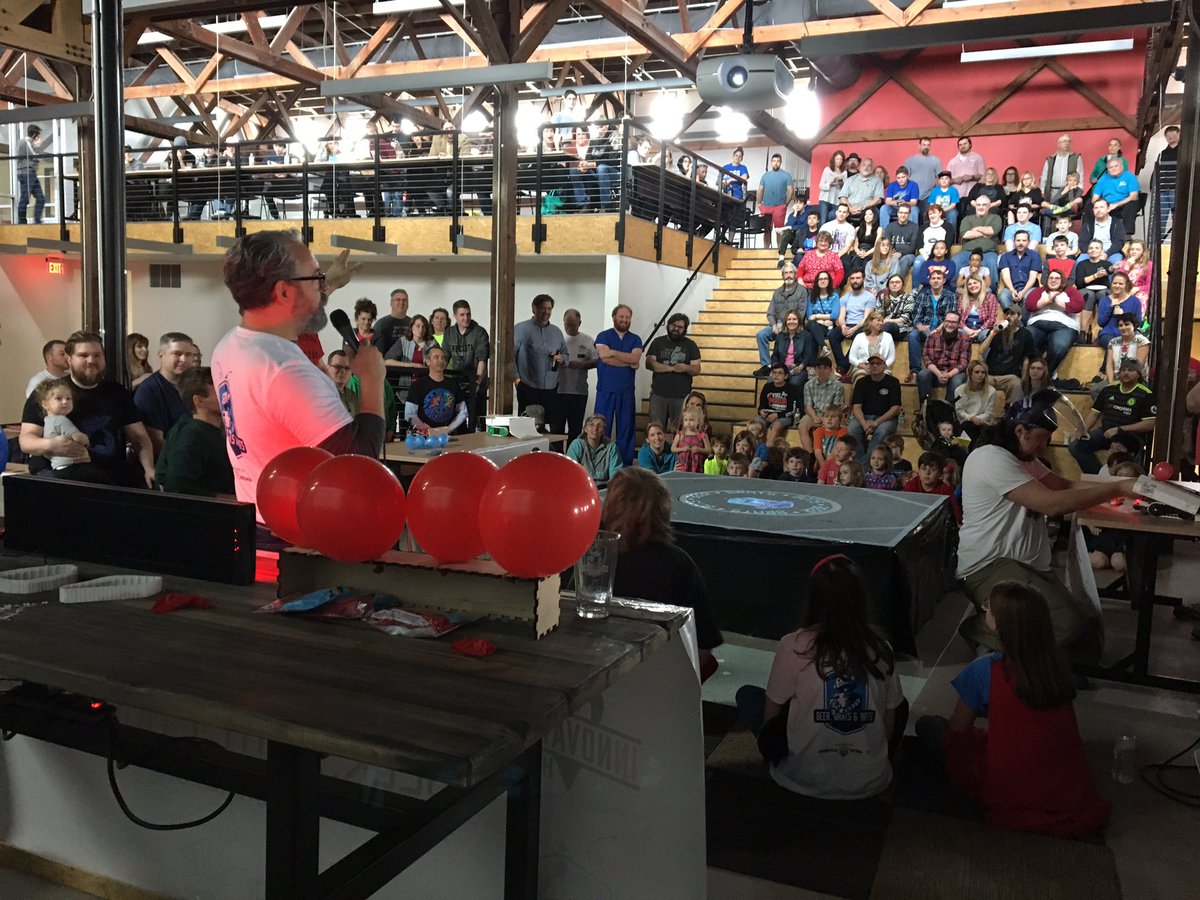 makeadiffarhub's tweet photo. Fantastic 3rd annual Beer, Brats and Bots!!!! https://t.co/as3fVWwUc2