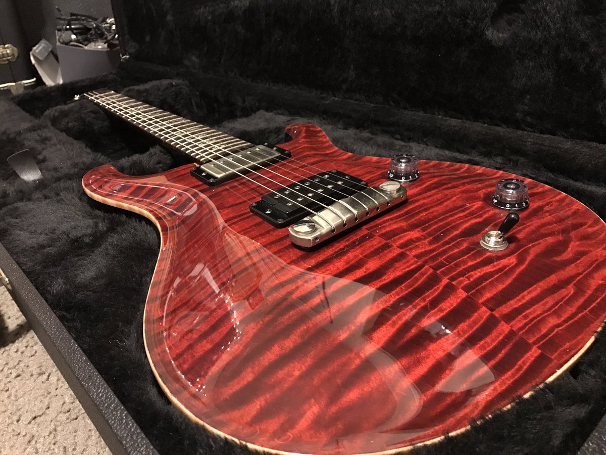 TonyAlaimo's tweet photo. Oh yes. My first USA @prsguitars. 1996 McCarty. In love. 🎸🔥🎶❤ https://t.co/sUIz09YesB