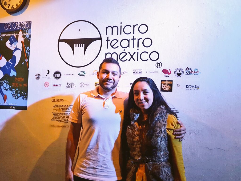 MicroTeatroMex's tweet photo. Nuestro público de hoy #SABADO disfruta de microteatro.mx funciones cada 30min hasta las 11 y luego de eso show de burlesque! #somosmicro https://t.co/7X7hWIZqE6