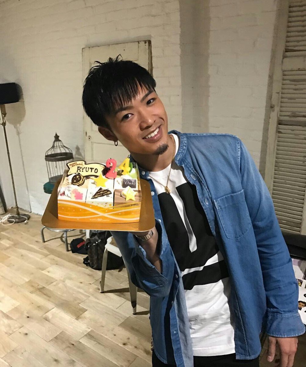 H7T6Mle7Y59UBaU's tweet photo. よしっ。はじめて挑戦してみます!
龍友くんの誕生日(私の誕生日)までに1228RT目指します🎂💓
#龍友くん好きな人RT
#GENERATIONS好きな人RT
#1228RT
#応援してる人RT
まだフォロワー少ないけど協力お願いします🙇 https://t.co/nlw5XAFGLa
