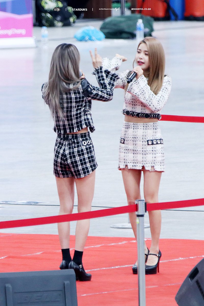 archivemoonsun tweet picture