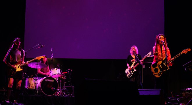 hamehamegi's tweet photo. Warpaint: A Heads Up Indonesian Tour 2017 Sukses Digelar: https://t.co/vpEyfyN3UZ #WarpaintJKT https://t.co/GsTGOq4VTA