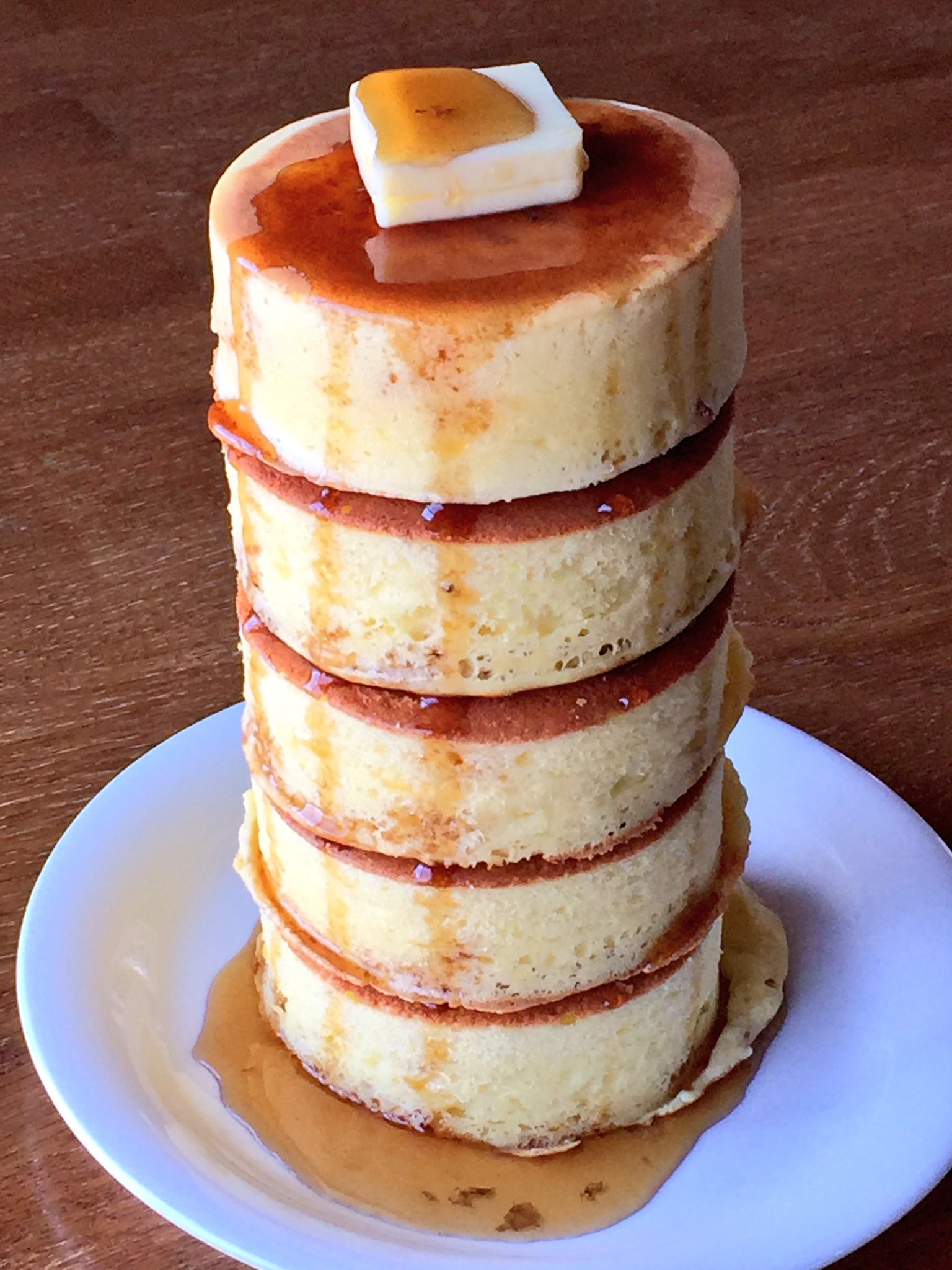 きまぐれダイアリー ホットケーキ 100円均一でお友達がシリコン製の厚焼きホットケーキの型を買って来てくれました 少し生地を入れすぎたようで 型からはみ出してる ﾉ 厚焼きホットケーキ ホットケーキ 手作りおやつ T Co T31j3uscta