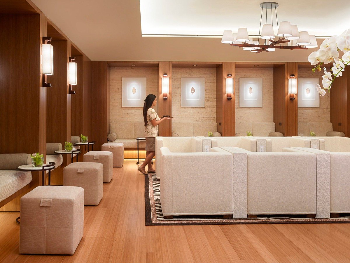 justatraveler's tweet photo. How #HighEndHotels Are Reinventing Airport Lounges - https://t.co/bUvlqPAOtx #airtravel https://t.co/kObeN6OorT
