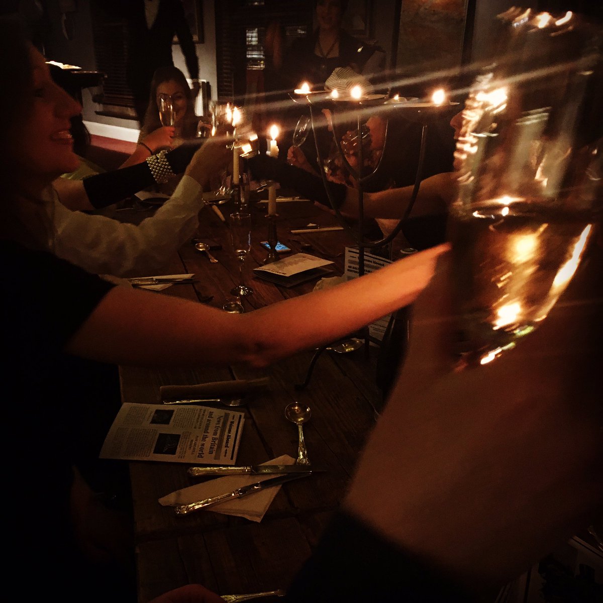 hellyred's tweet image. #hendoooooo