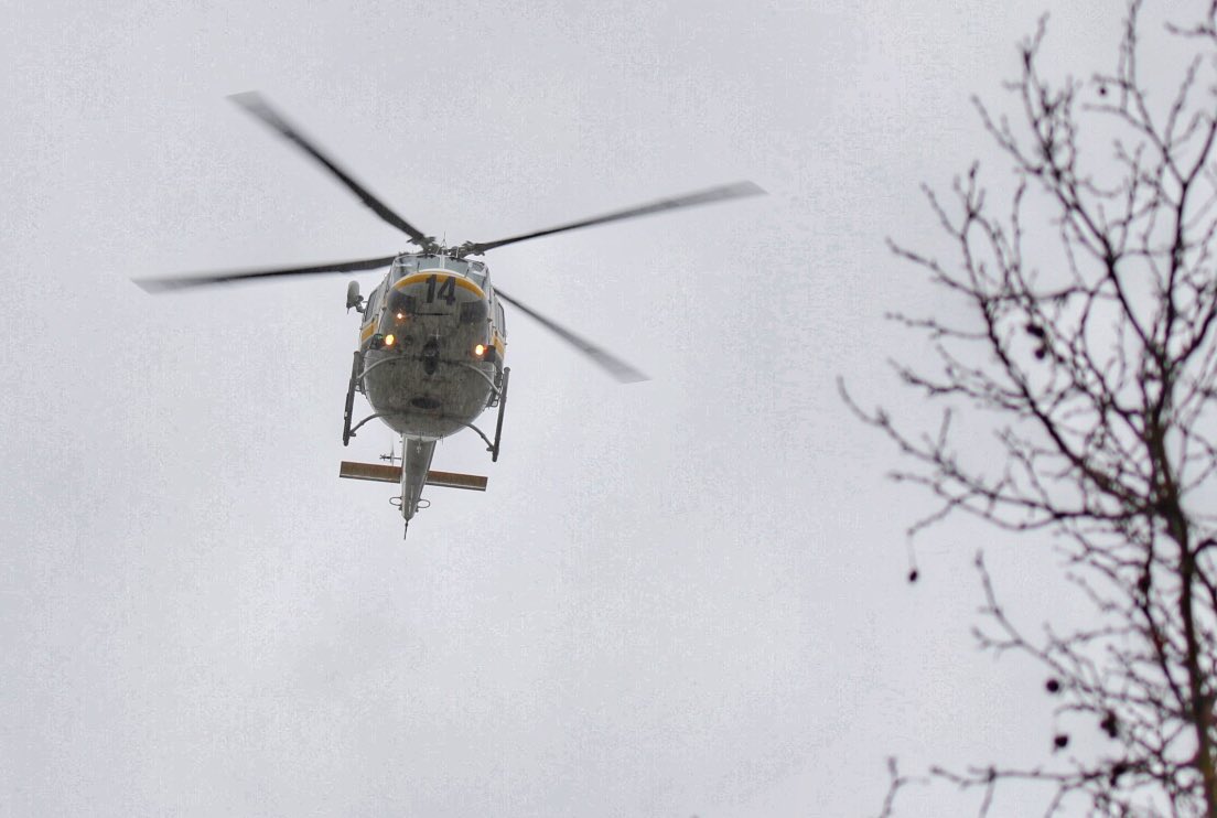 4perf35's tweet photo. #BREAKING .@LACoFireAirOps #Copt14 coming in for swift water rescue assistance in near Masters College in #Newhall. https://t.co/6MG63gsbLl