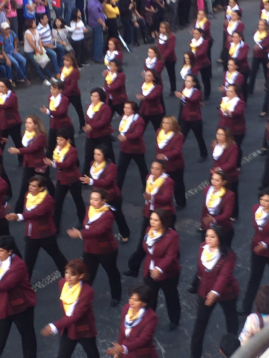 monbarsa's tweet photo. @ExaCENHCH Desfile 60 años @_CENHCH_ @FanCENHCH https://t.co/jHo4THpZ4V