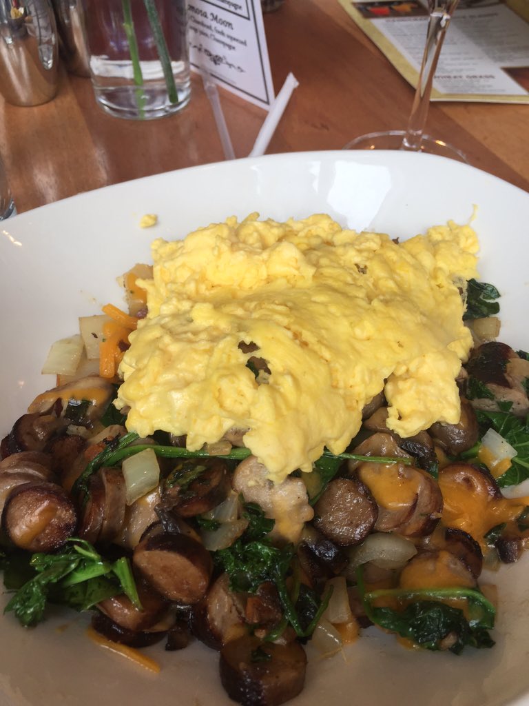 darlene_hill's tweet photo. Yummy!! Having a great time w/friends & this ๐พ๐๐ฒ chicken omelet @MeliCafeChicago #Southloop #NapTime #CheckPls https://t.co/FJBzyNHVV8