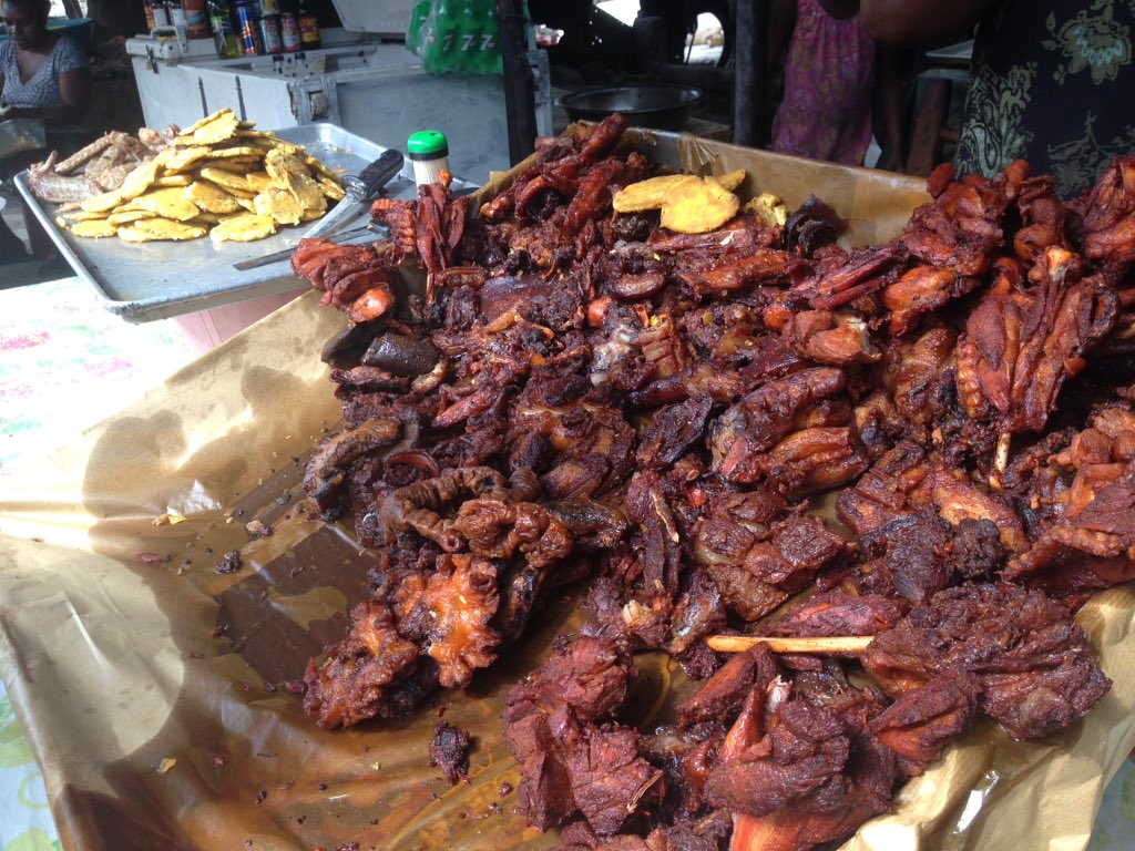alezkoumwen's tweet photo. On ti #griot Terre-Rouge nan mitan peup mwen an. #Haiti #PeyiPam #LocalFood https://t.co/UwXytt5msf