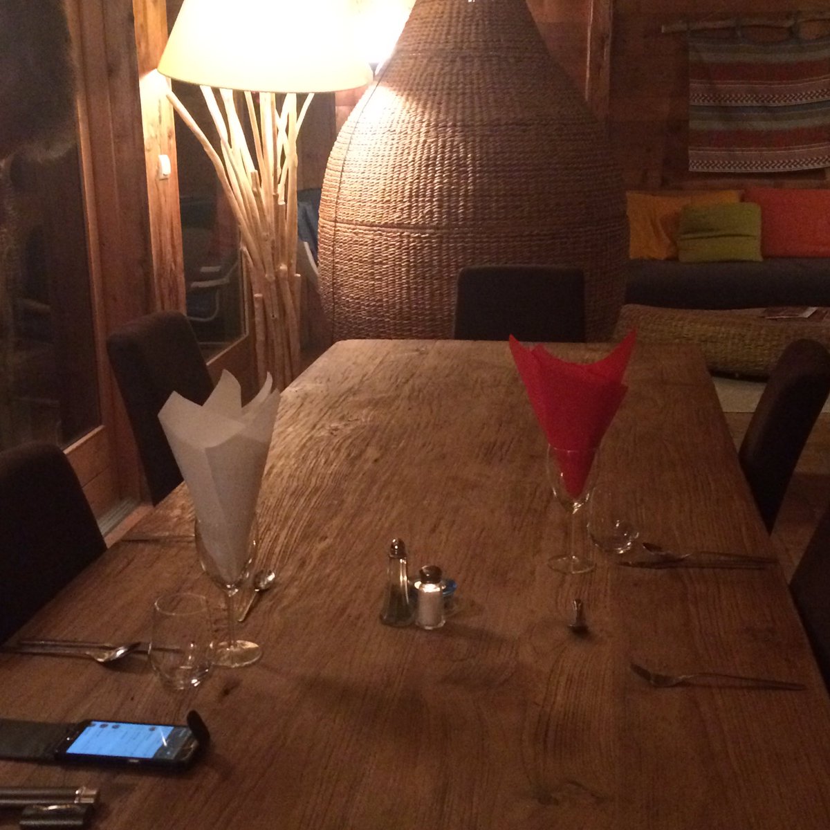 Took our guests to watch the incredible England v Wales match at The Cavern in Morzine tonight... celebratory napkins for dinner! 💪🏻🙌🏻🏉 #win