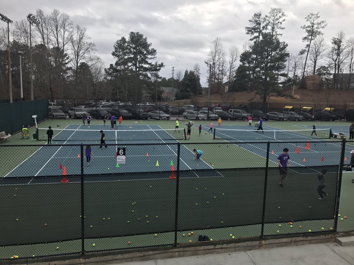 SouthernBabo's tweet photo. Hit for prizes time!!!! @agapetennis #babalot @babolat https://t.co/98GSge8WLo