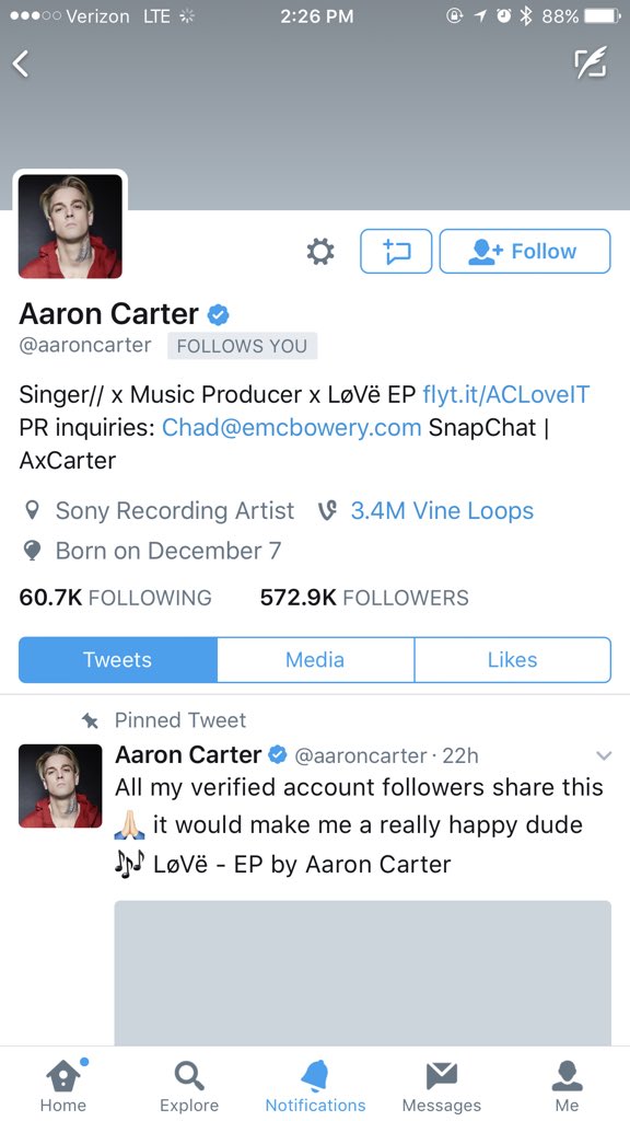 danni_galis's tweet photo. @sammiscotti_ @aaroncarter he followed me too hunny don't get too excited 😏 https://t.co/AB48PmlNlz