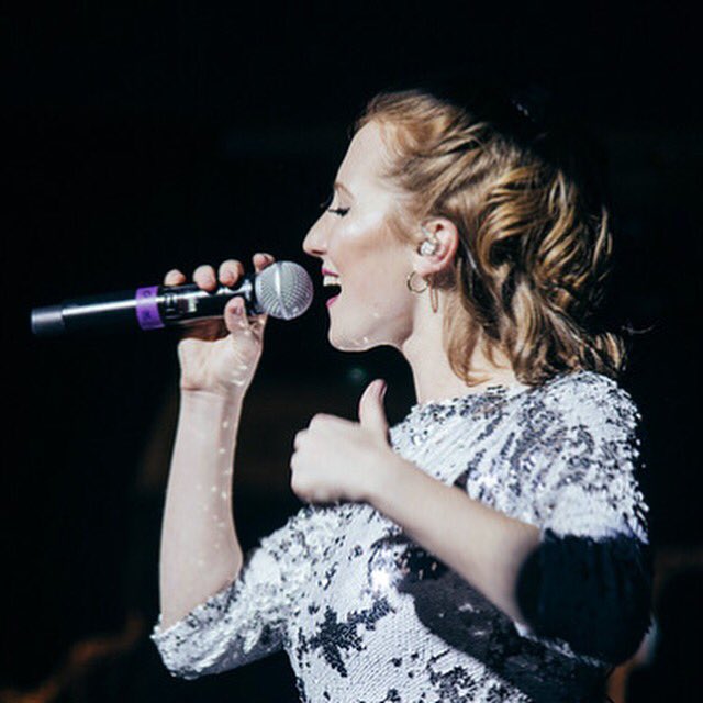 Singing ❤️#onstage #clublive #party