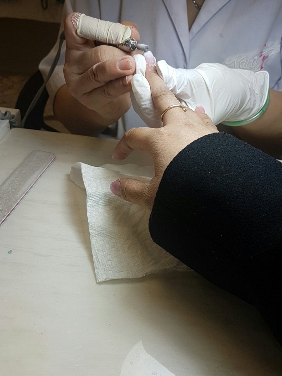 Emergency nail fix at #nails2001yeg before I leave!