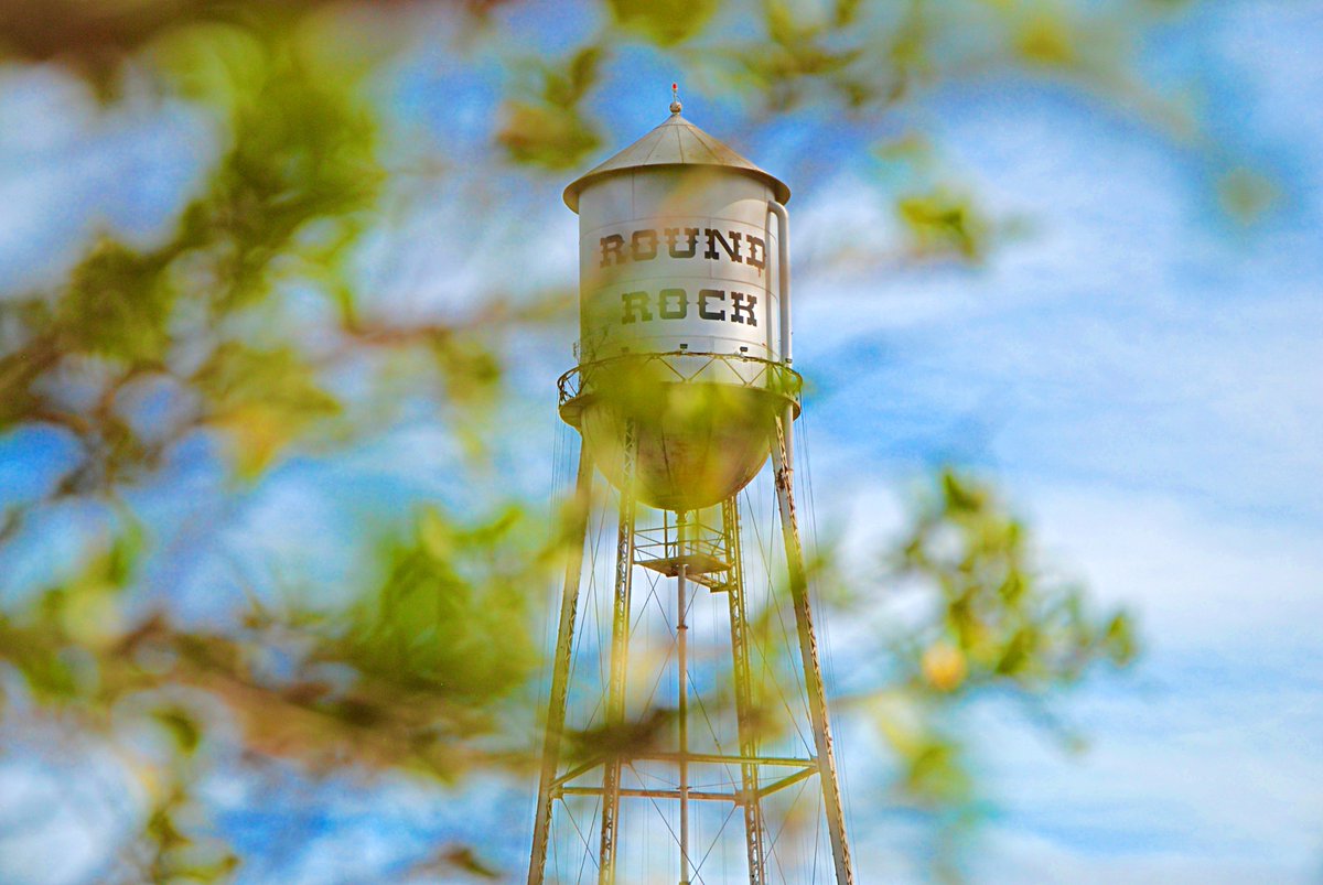 roundrock's tweet photo. We love our hometown! 😍😍😍 https://t.co/1aehO73WtI