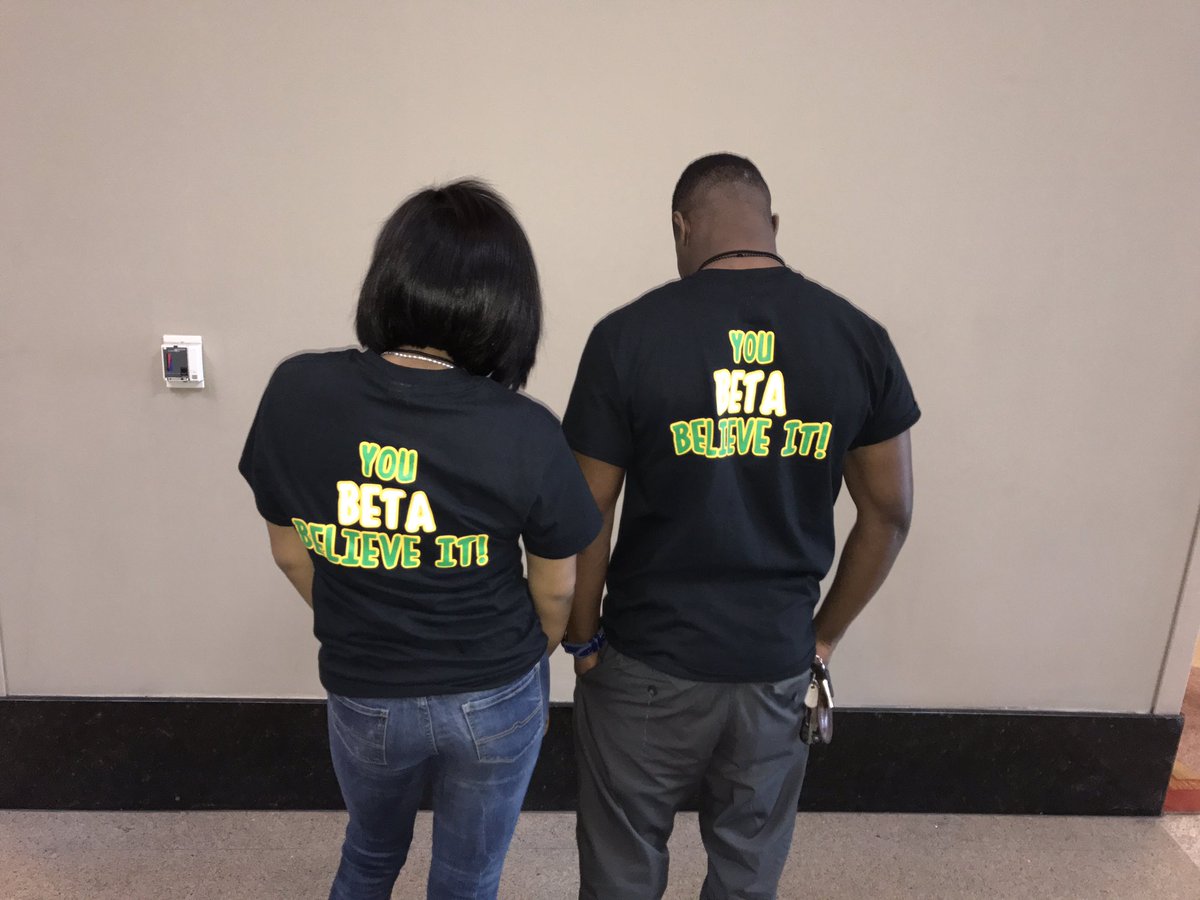 Noodle225's tweet photo. Southern University Laboratory School Beta club 📜🤙🏾💚💛 https://t.co/GCOPHWO0Kq