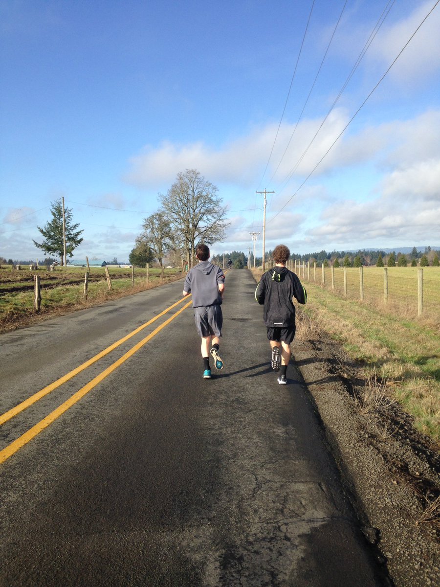 Cougar_Project's tweet image. Good 8.5 miler for CP this morning, Township to Central Point and back Bremer road.