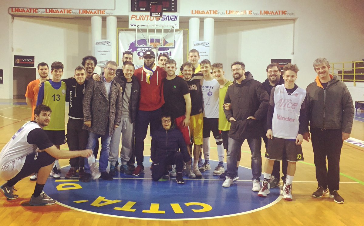 CestOstuni's tweet photo. Bye big Bo, good luck for everything! 💪🏾❤️ #weareback #forzaostuni #sciame #goodbyeBo #wewanttobegreat #witness #neverforget https://t.co/KjJG66RfsX