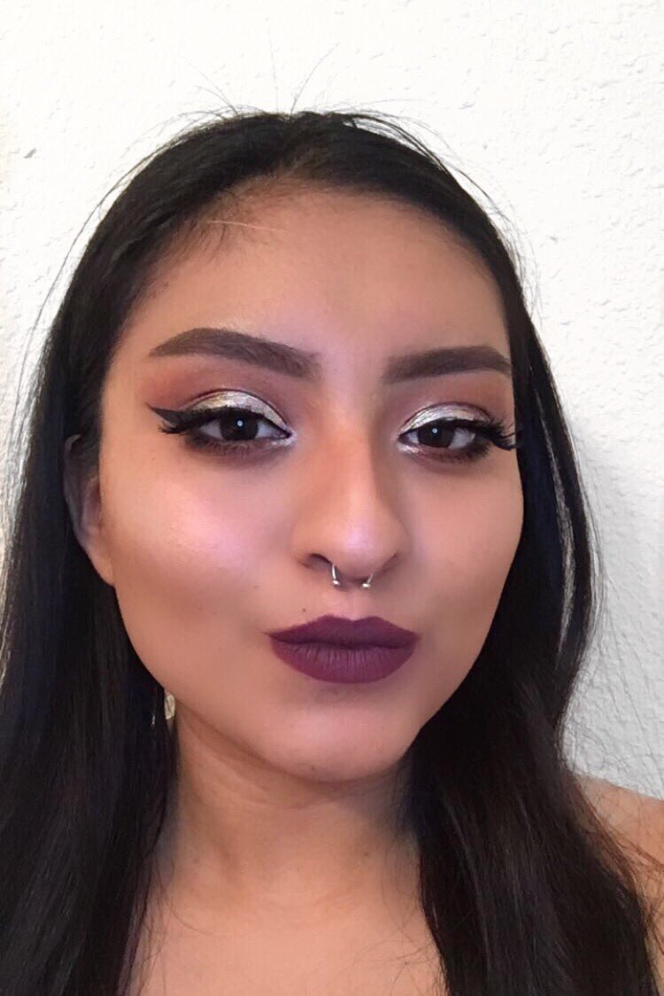 Souull_16's tweet photo. Here's a basic look 💄
#MakeUp4Makeup #makeuptips #mua #ModernRenaissance #silverlook #shook @ABHcosmetics @MakeupGeek @KATVONDbeauty https://t.co/2w2kM4PUfp