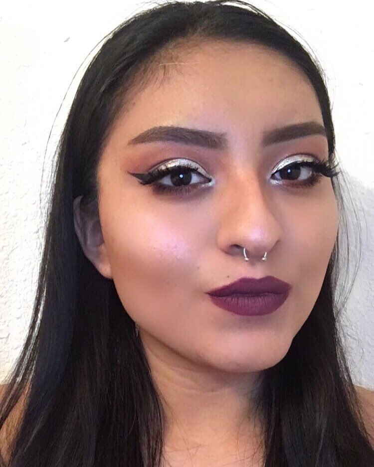 Souull_16's tweet photo. Here's a basic look 💄
#MakeUp4Makeup #makeuptips #mua #ModernRenaissance #silverlook #shook @ABHcosmetics @MakeupGeek @KATVONDbeauty https://t.co/2w2kM4PUfp