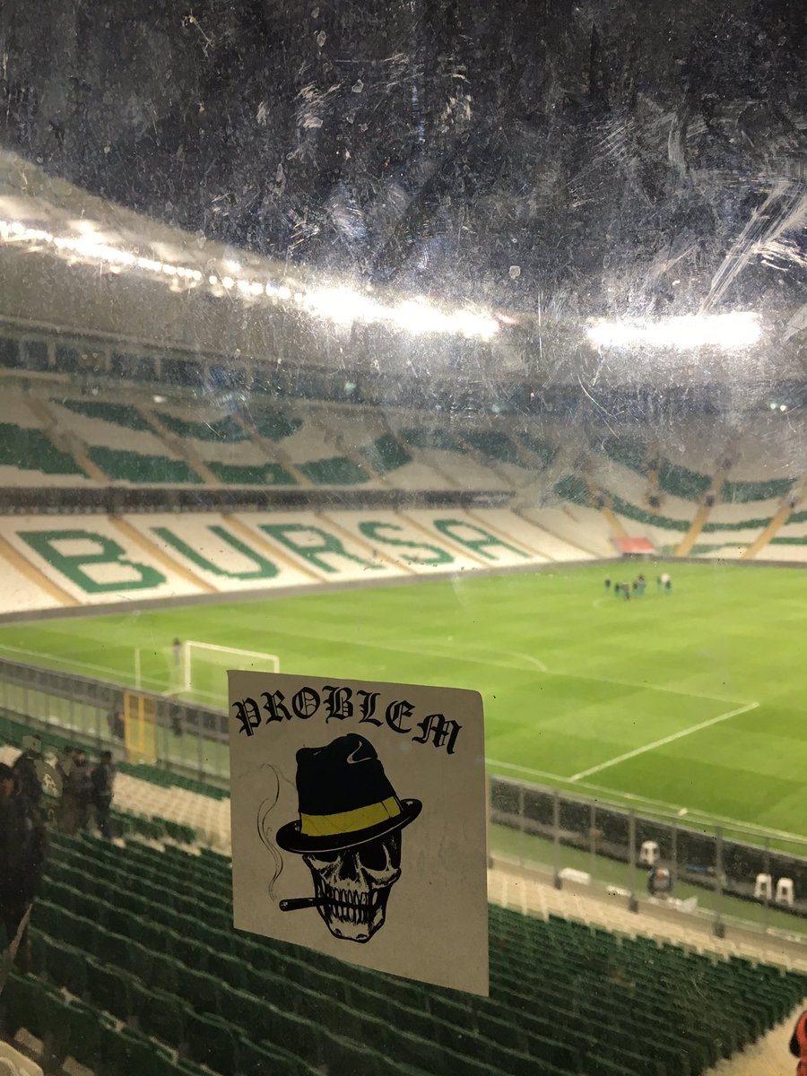 Yemyeşil bursanın bembeyaz oğlanları.