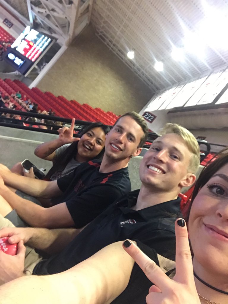 brendawallacee's tweet photo. #wreckem https://t.co/YNuHj4w3Rn