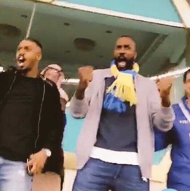 nkolhu's tweet photo. كأنك لك عشر سنين بالنادي
احط عليك نوتيلا و اكلك😍💛💙
@waleed_a86 https://t.co/ILN8O0maPq