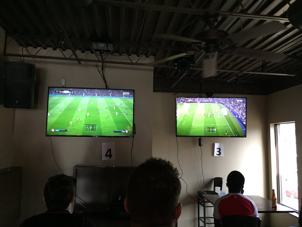 GregHarrell24's tweet photo. Great time at @Obryons today. Thx to the awesome team there and all @fccincinnati supporters who played. Congrats to local champ Tyler B. https://t.co/pM2Klsna6a