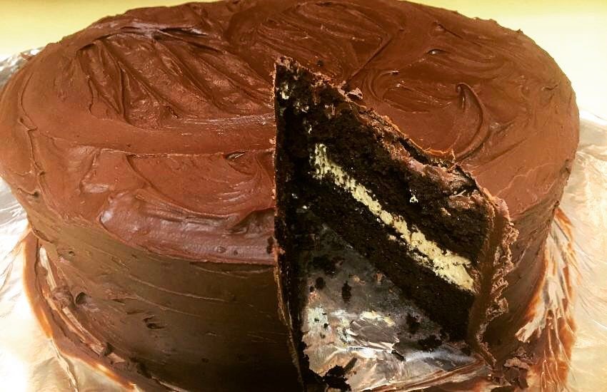 ohsnapletseat's tweet photo. Just in time for vday! Paleo Death By Chocolate Cake! Recipe link in profile and #ontheb… https://t.co/8y2IsDtLSp https://t.co/OlWc8oscXB