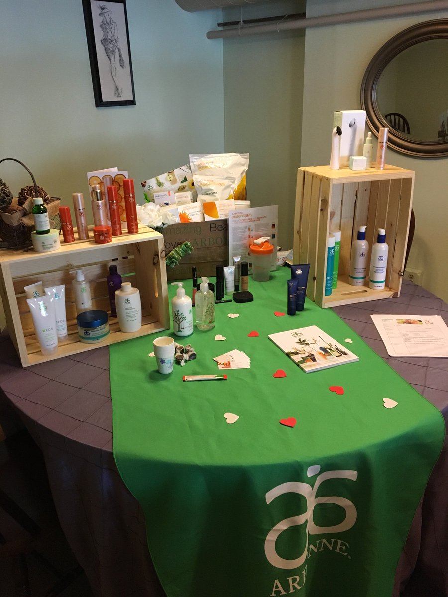 cestchicmpls's tweet photo. We loved having @arbonne rep Christina Anderson here doing skincare &amp; beautycare demos of these amazingly pure, safe &amp; beneficial products! https://t.co/GTdhopuDkF