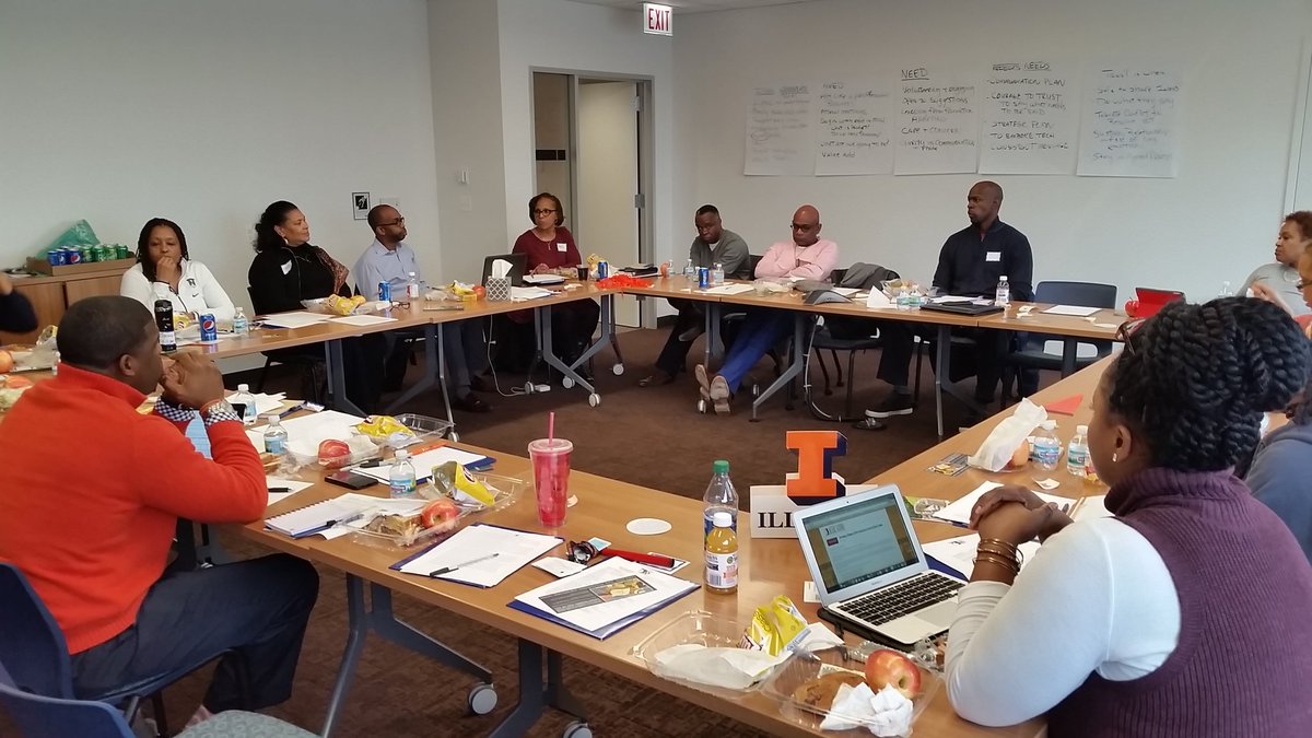 uialumninetwork's tweet photo. .@UIAA_BAN volunteers are meeting in Chicago today at the @IlliniCenter to discuss how they can continue to support @Illinois_Alma https://t.co/OeRNuizrX6