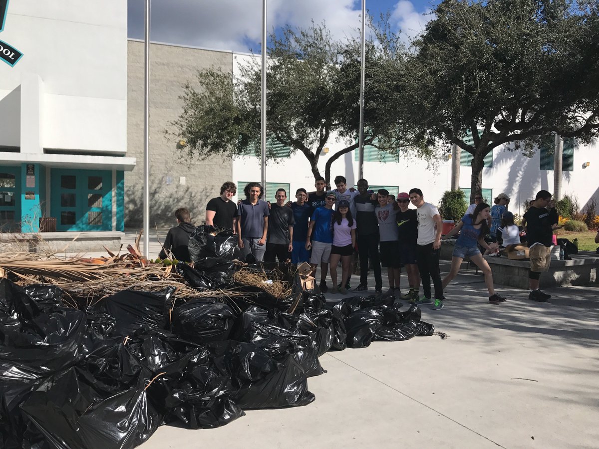 PTSACoralReefHS's tweet photo. Thank you to Ms. Margolis &amp; CRHS Athletics Dept. for the use of their water coolers for our Beautification Day!  .@sr_reef  @reefathletics https://t.co/2OjFCQNfs8
