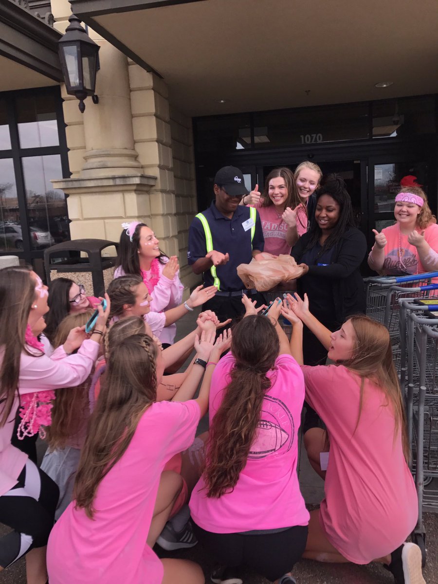 emilywasson1432's tweet photo. #WhateverWeekend17 #PinkTeam https://t.co/kbhmmreoUY