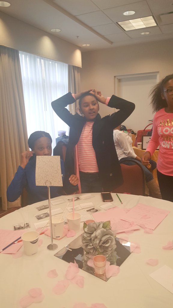 STEAMGIRLSROCK1's tweet photo. Awesome conference today! #SteamGirlsRock #TeachersofAtlanta https://t.co/VmqWdrVbqn
