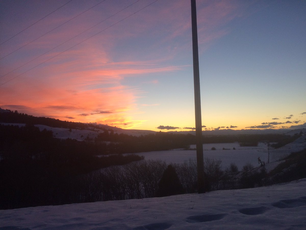 ReporterGreg's tweet image. Sometimes Montana sunsets remind me of Southern California wildfires.