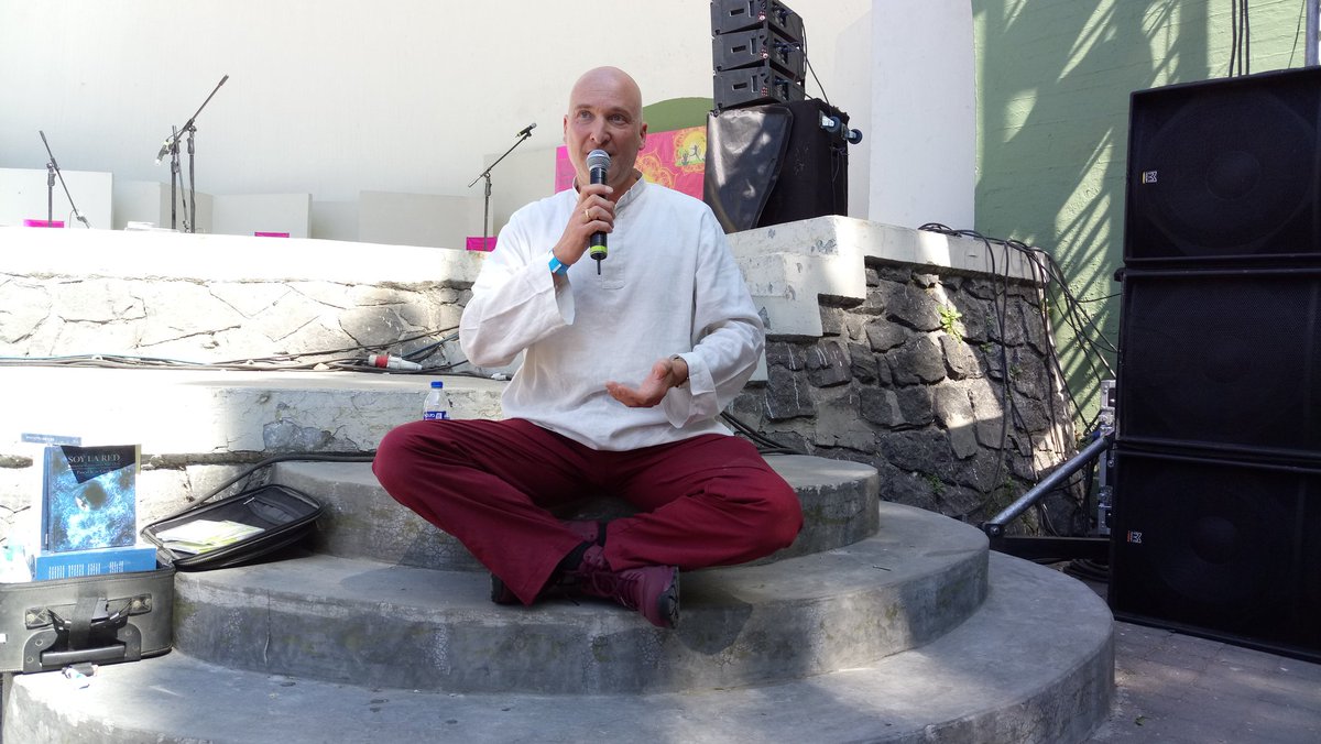 FestMusicoterap's tweet photo. Hace unos momentos meditamos con @PascalKinGreub y de su mano nos conectamos con nuestro proto "sonido".
#FestMS #FiestaDelSer https://t.co/RFWWoFuKIE