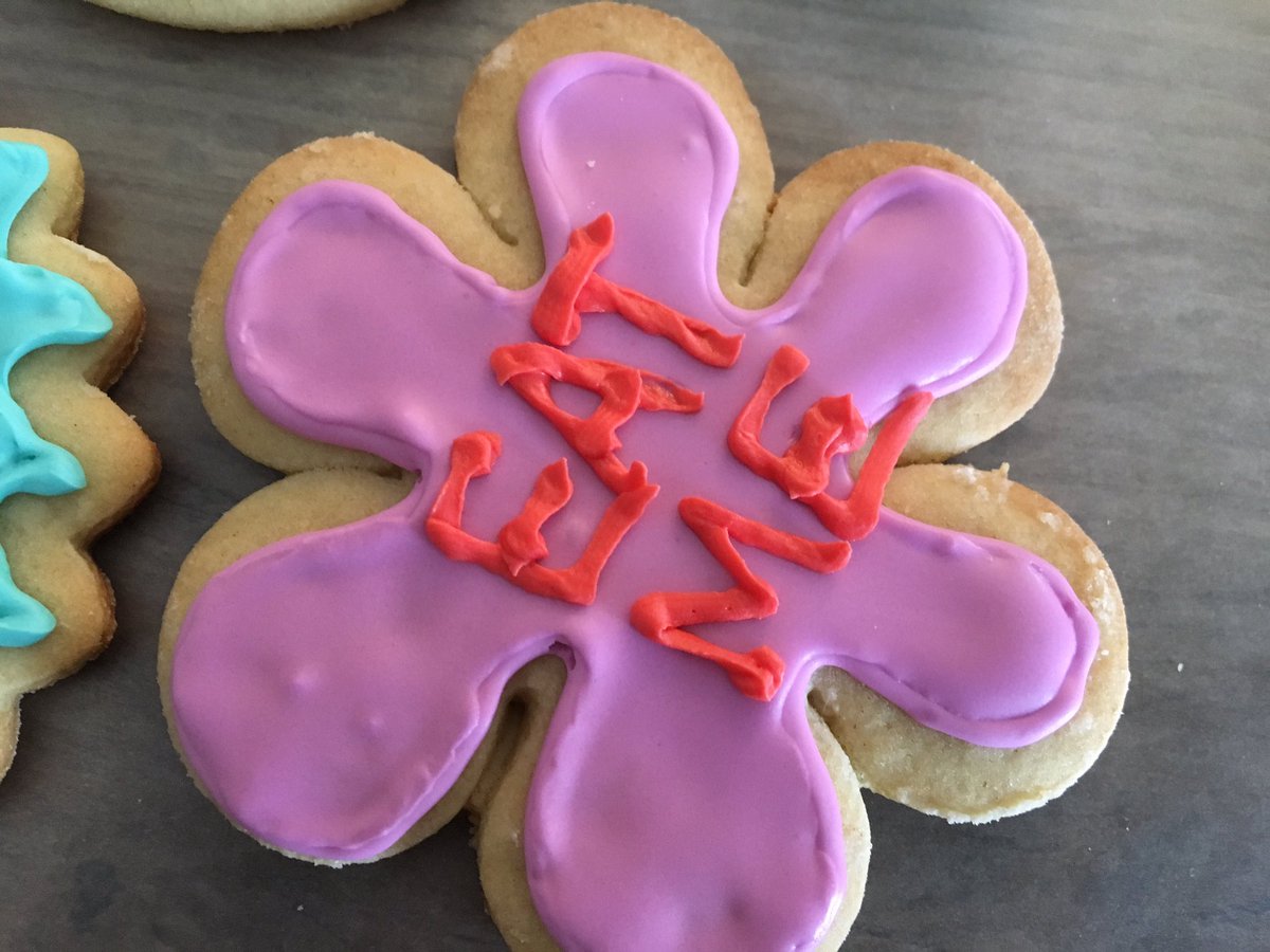 ByteMePGH's tweet photo. Just delivered 36 dozen cookies for a custom order. #HappyValentinesWeekend https://t.co/ogTD4lgkCH