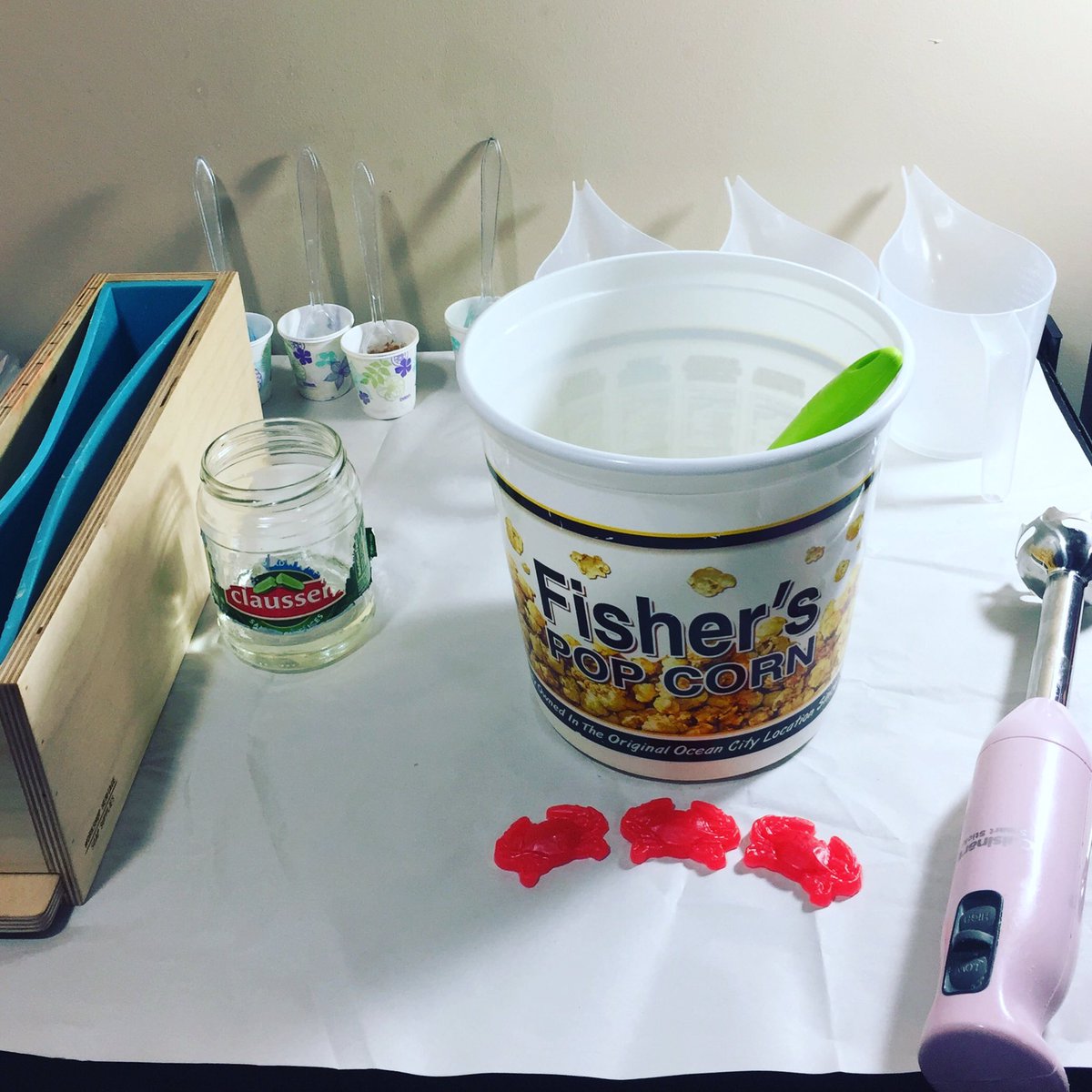 SBarrelSoaps's tweet photo. Using my @fisherspopcorn container to make my Maryland Crab Soap!! Love it!! 🦀🍿🦀 #madeinmaryland #marylandcrabsoap #customordersavailable https://t.co/00WcYaf1kE