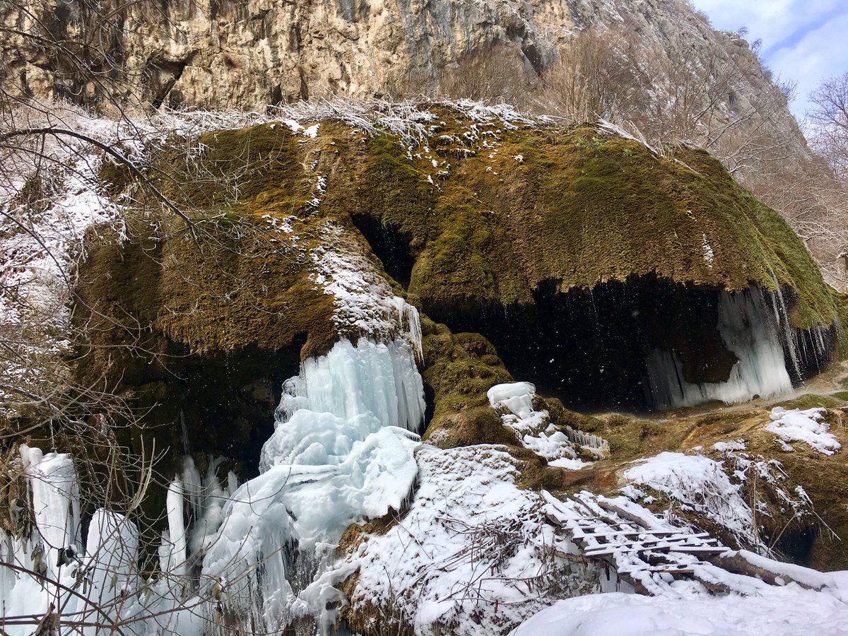 ianaavanesian's tweet photo. Magic #nature of #Artsakh #Armenia.
#Hunot #Canyon in #February.
#Winter #Wonderland #Shoushi #umbrellas #village https://t.co/vIpN0yYZ7E