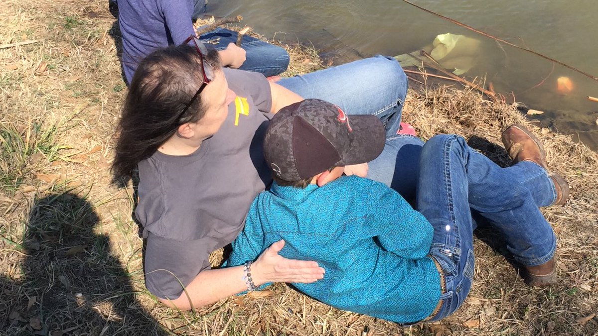 Box10Lisa's tweet image. Sitting on pond bank enjoying 89 Degree's in February. #POTW