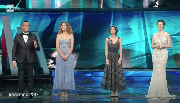 SanremoRai's tweet photo. Tre giovani ragazze che avevano un sogno...#CEraUnaVoltaStudioUno
@alemastronardif @Giusy_Buscemi #DianaDelBufalo 
#Sanremo2017 https://t.co/J1iVLtTkaB