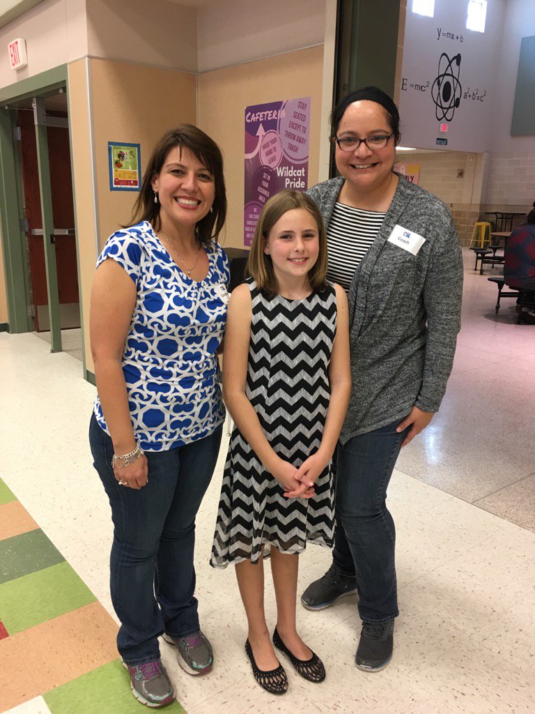 Bluebonnet 4th grader- UIL 2nd place in Oral reading!! Proud Bulldogs!!!@BluebonnetRRISD <a href="/BBssoto1/">Sam</a> <a href="/BrainyBilingual/">Brenda 😁</a>