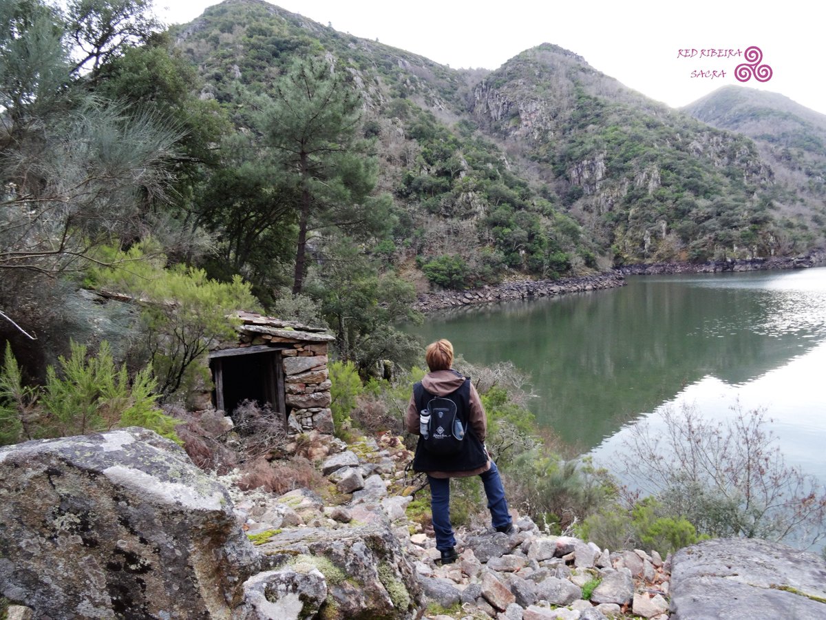redribeirasacra's tweet photo. Qué maravilloso es  pasear por el paraiso @ribeirasacrado .@Marolas15 y https://t.co/IPbtQdu5Cn nos fuimos con @EtapaSacrata A Somoza. https://t.co/ZGWsFIL2I8