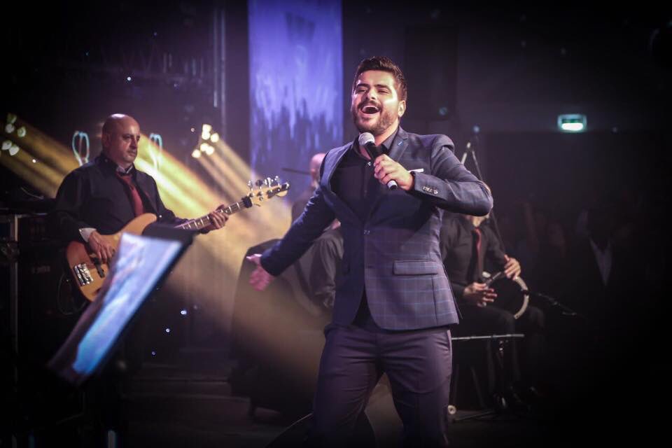 YoulaAnis's tweet photo. كأنك جوهرة .. مغلفة بالألماس .. و محفوظ بقلوبنا .. ❤ @NassifZeytoun #ناصيف_زيتون 
Happy #Valentine's celebration #Dubai !! ❤️ https://t.co/rmR4Gjgv2q