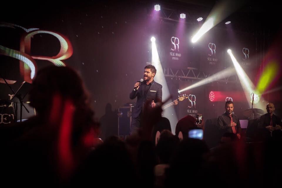 YoulaAnis's tweet photo. كأنك جوهرة .. مغلفة بالألماس .. و محفوظ بقلوبنا .. ❤ @NassifZeytoun #ناصيف_زيتون 
Happy #Valentine's celebration #Dubai !! ❤️ https://t.co/rmR4Gjgv2q