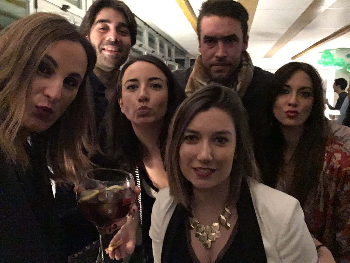 jarabackstage's tweet photo. #HappyBirthdayJaime #BeefeaterHomeParties 🎉🎉 @cgadanh https://t.co/vKaoZGBo4p